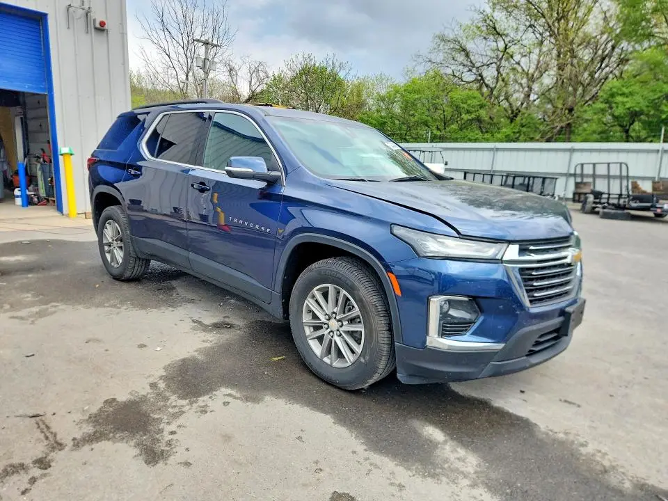 2023 CHEVROLET TRAVERSE LT  