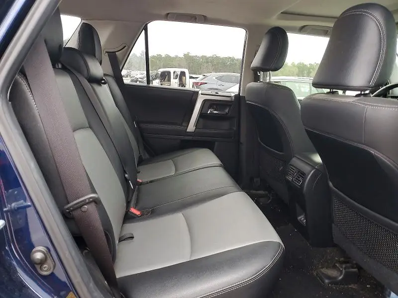 2020 TOYOTA 4RUNNER SR5  