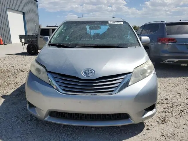2015 TOYOTA SIENNA LE  
