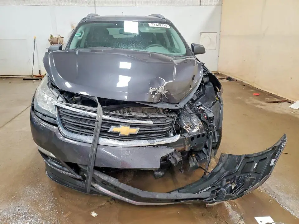 2015 CHEVROLET TRAVERSE LS  