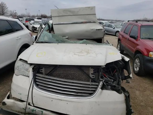 2011 CHRYSLER TOWN & COUNTRY TOURING L  