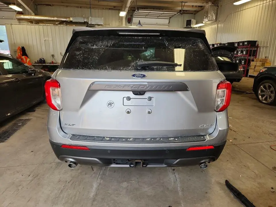 2021 FORD EXPLORER XLT  