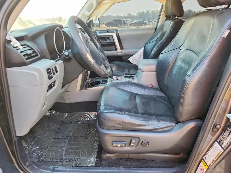 2011 TOYOTA 4RUNNER SR5  