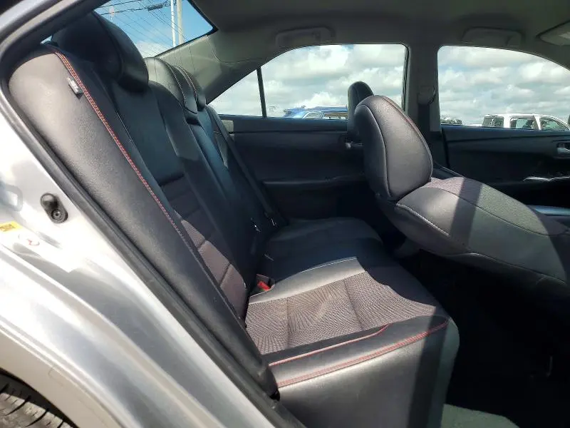 2016 TOYOTA CAMRY SE  