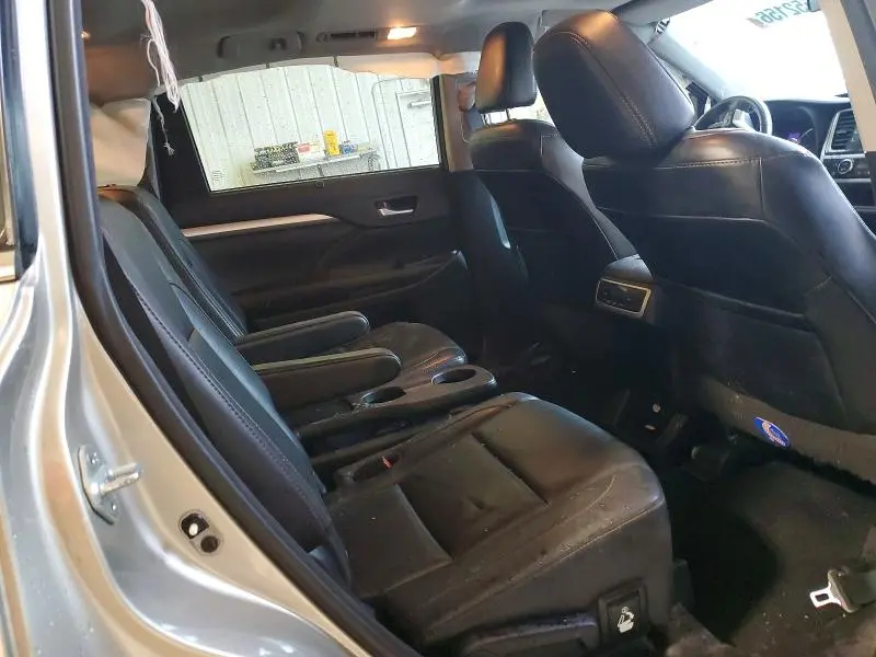 2016 TOYOTA HIGHLANDER XLE  