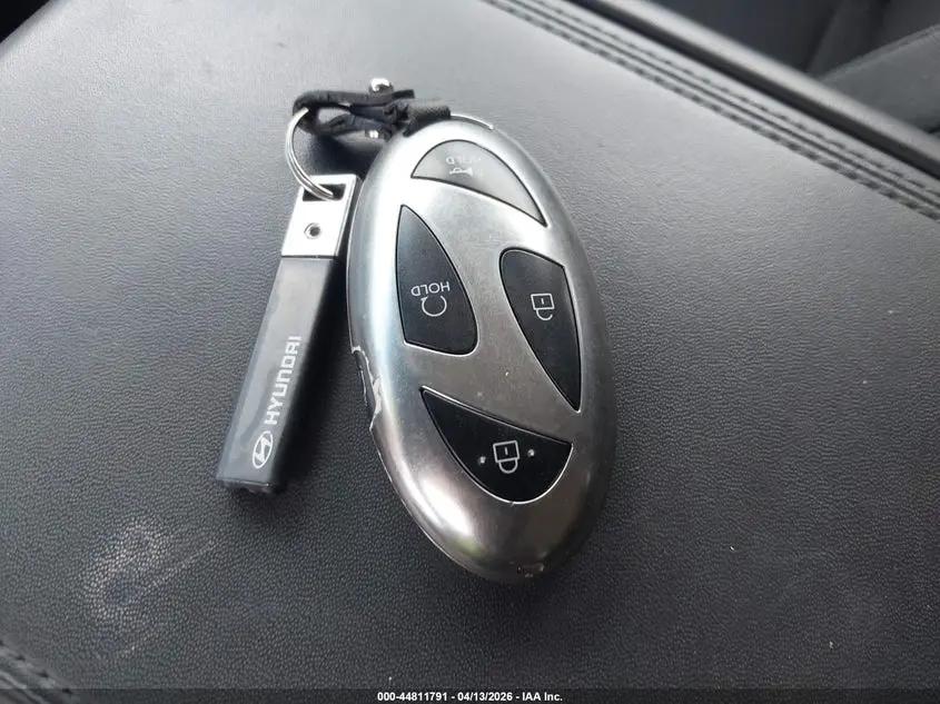 2025 HYUNDAI SANTA FE SE