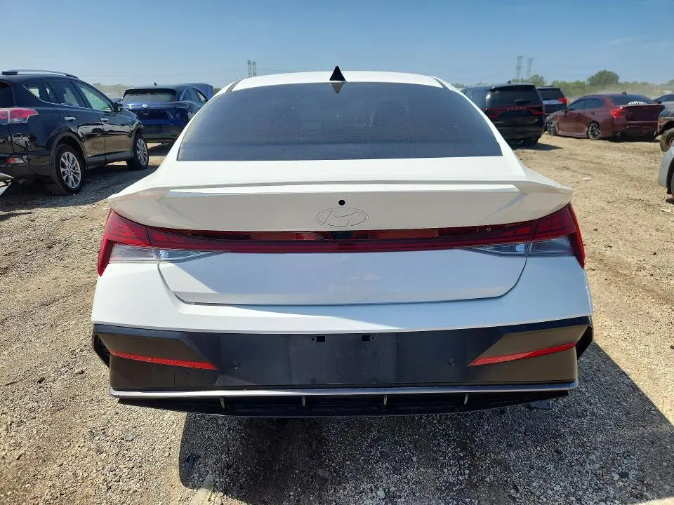 2024 HYUNDAI ELANTRA HYBRID WHITE