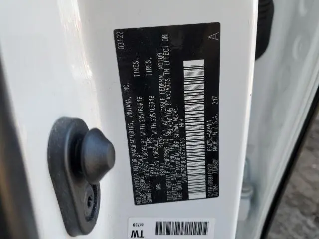 2022 TOYOTA HIGHLANDER XLE  