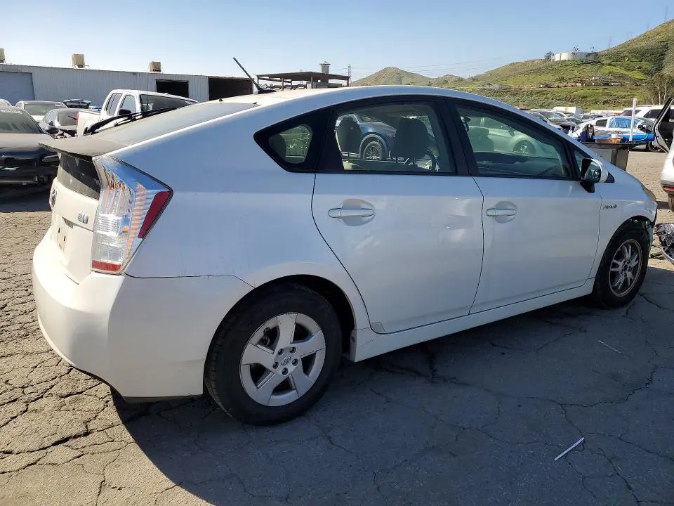 2011 TOYOTA PRIUS TWO  