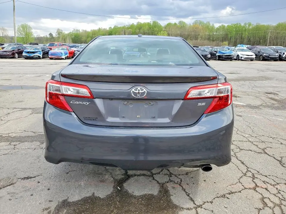 2012 TOYOTA CAMRY SE  