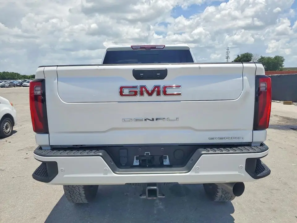 2024 GMC SIERRA   