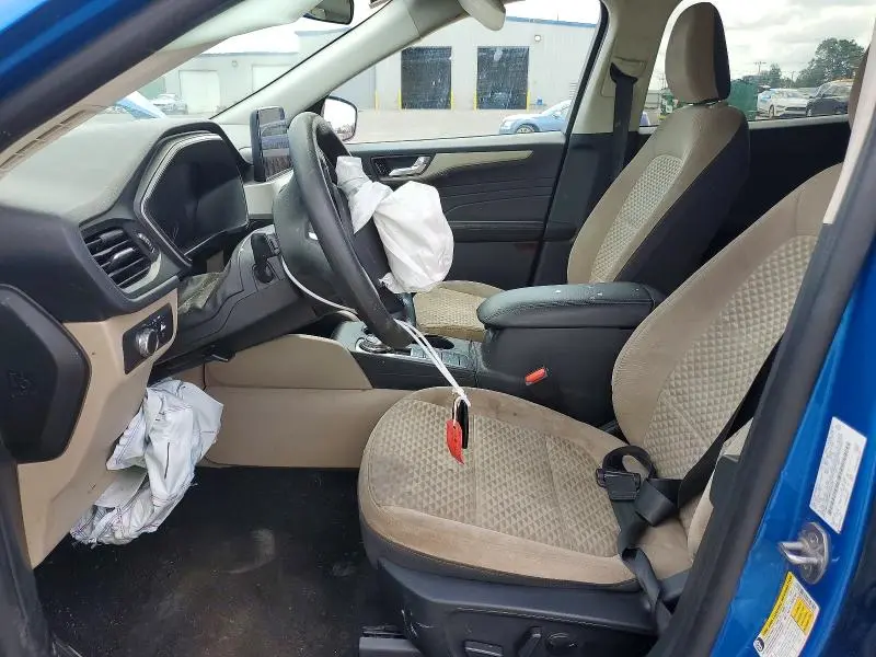 2021 FORD ESCAPE SE  