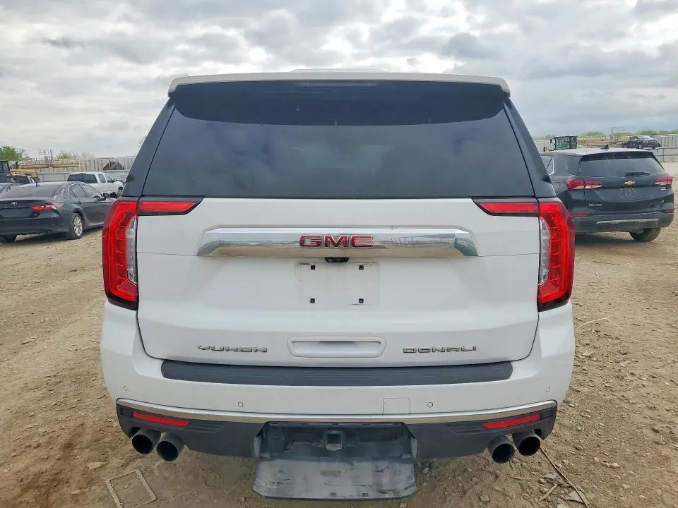 2021 GMC YUKON   