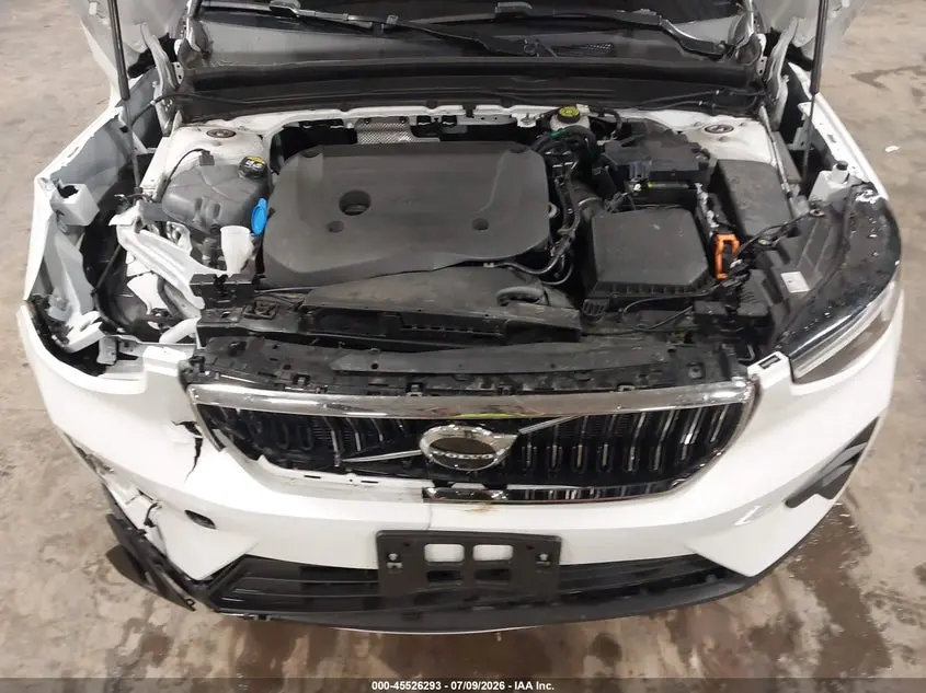 2024 VOLVO XC40 B5 ULTIMATE BRIGHT THEME