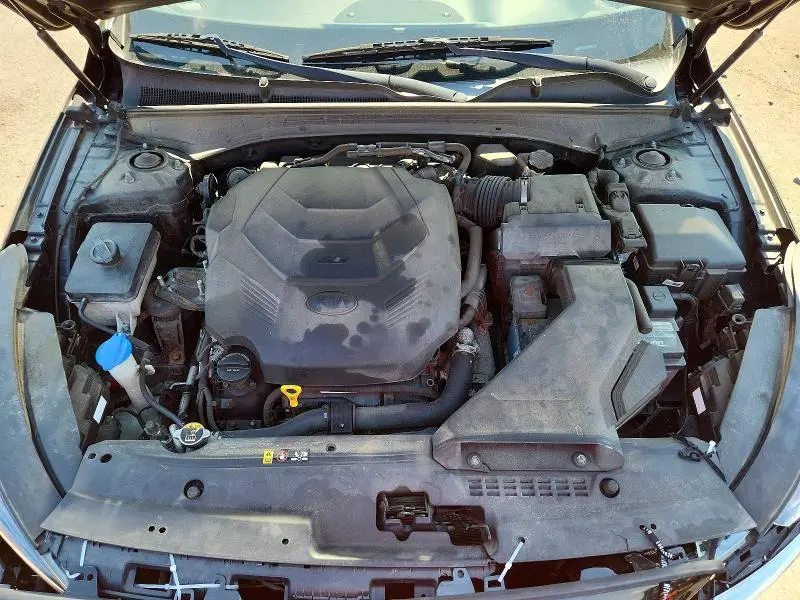 2018 KIA CADENZA PREMIUM  