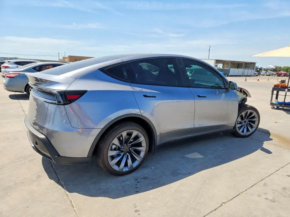 2026 TESLA MODEL Y   