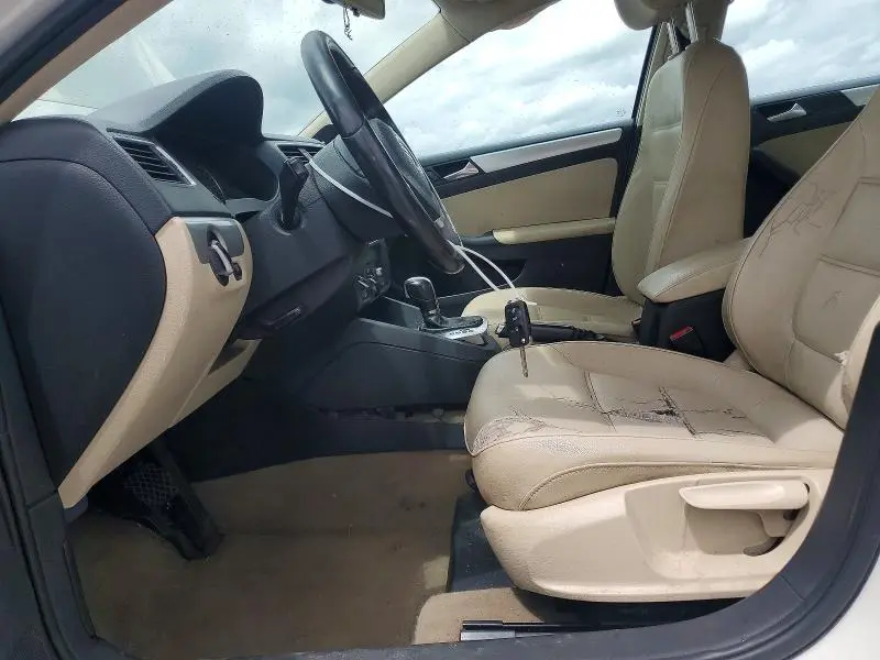 2012 VOLKSWAGEN JETTA SEL  