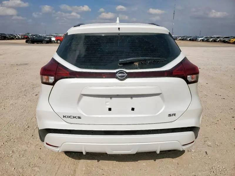 2023 NISSAN KICKS SR  