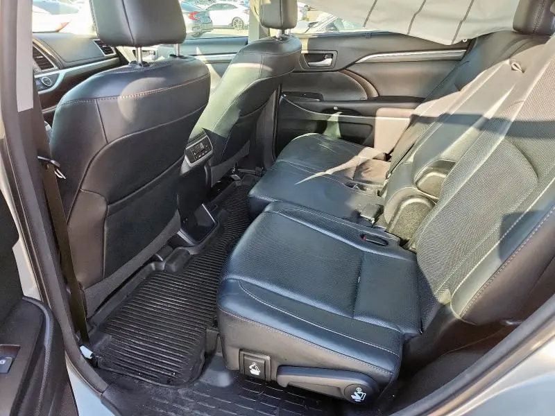 2017 TOYOTA HIGHLANDER LIMITED  