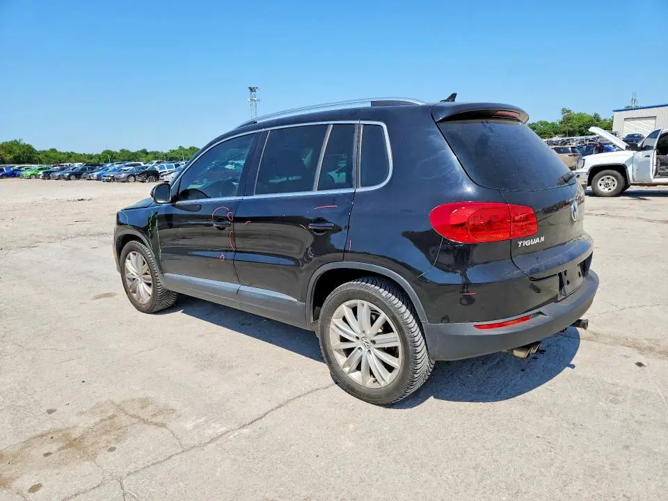 2013 VOLKSWAGEN TIGUAN S  