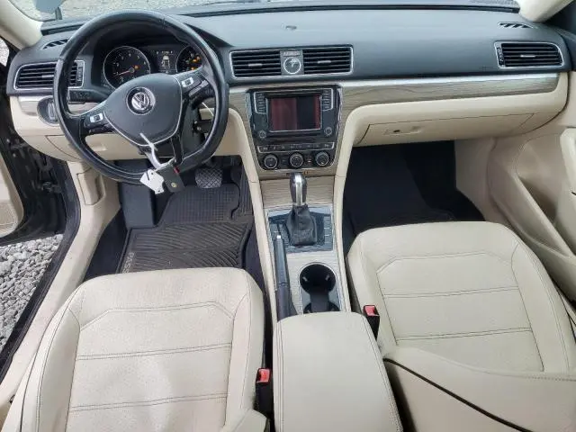 2016 VOLKSWAGEN PASSAT SE  