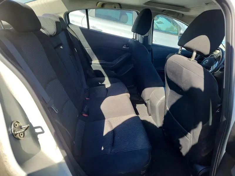 2015 MAZDA 3 TOURING  