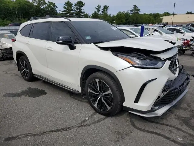 2021 TOYOTA HIGHLANDER XSE  