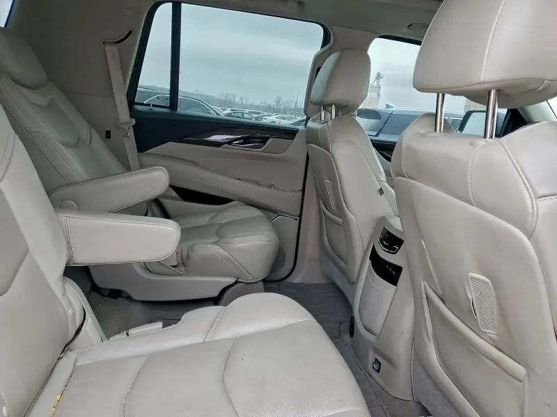 2019 CADILLAC ESCALADE LUXURY  