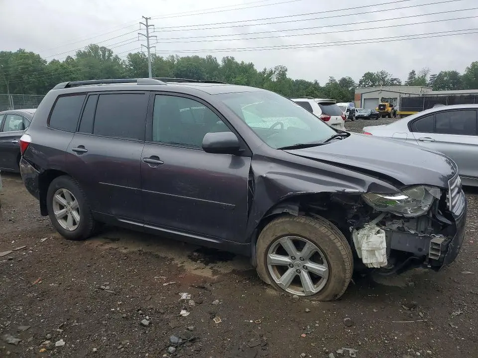 2010 TOYOTA HIGHLANDER SE  