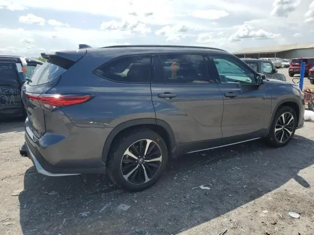 2021 TOYOTA HIGHLANDER XSE  