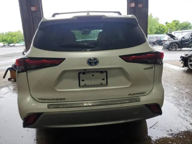 2022 TOYOTA HIGHLANDER HYBRID PLATINUM  