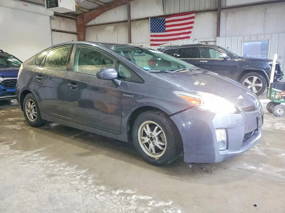 2011 TOYOTA PRIUS TWO  