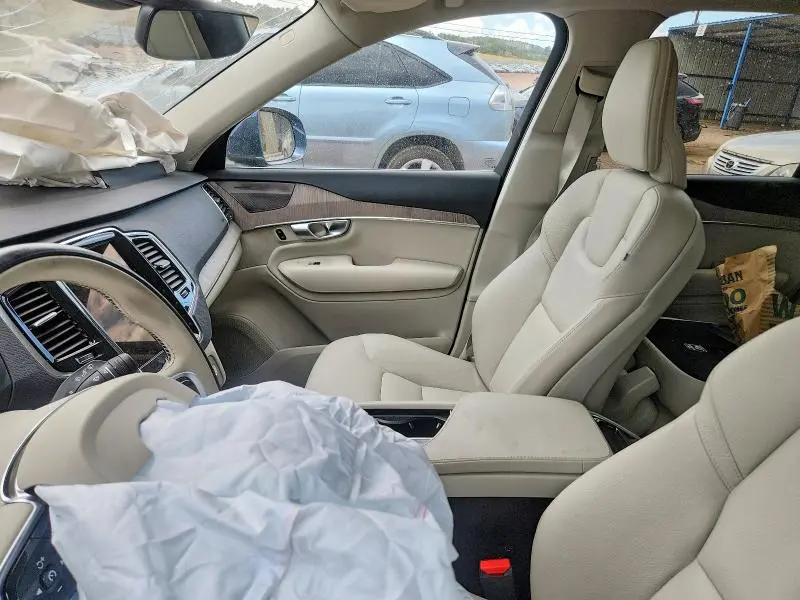 2024 VOLVO XC90 PLUS  