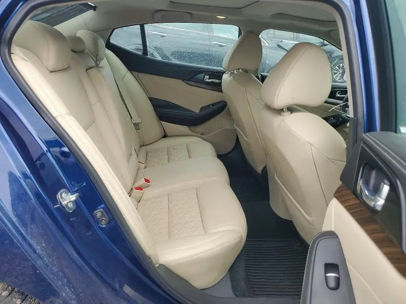 2017 NISSAN MAXIMA PLATINUM  