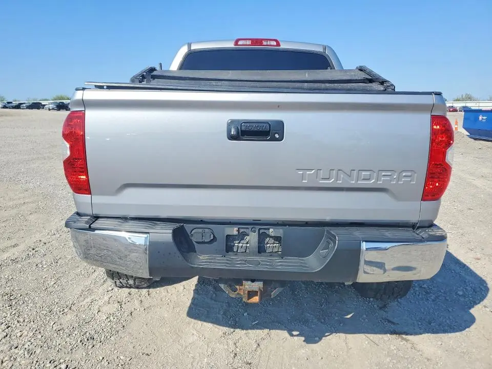 2016 TOYOTA TUNDRA SR5  