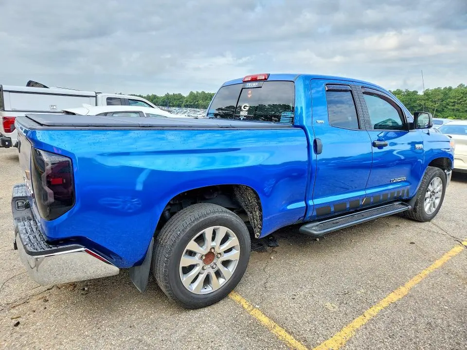 2017 TOYOTA TUNDRA SR5  