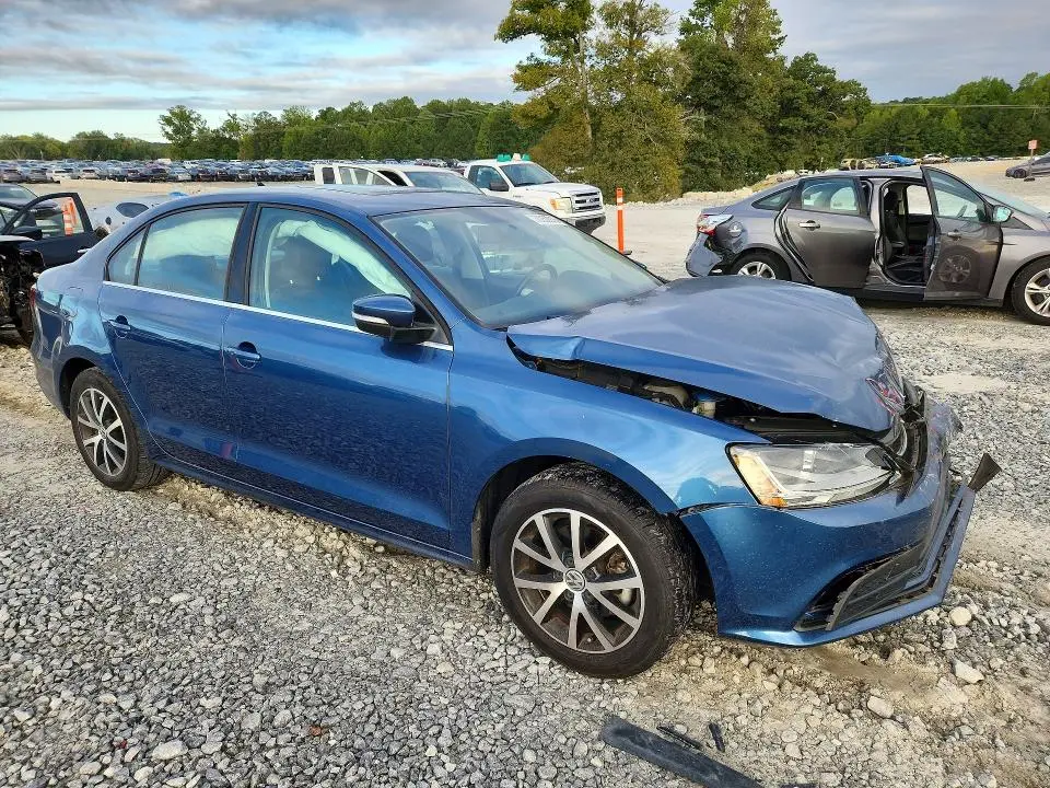 2017 VOLKSWAGEN JETTA SE  