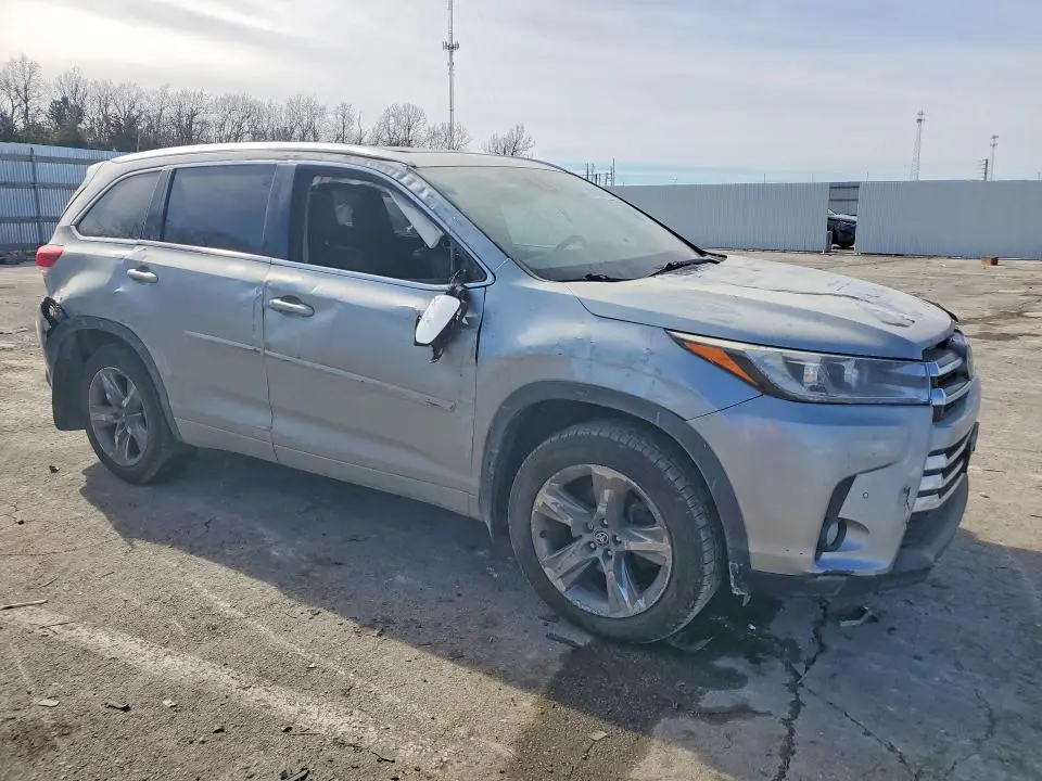 2017 TOYOTA HIGHLANDER LIMITED  