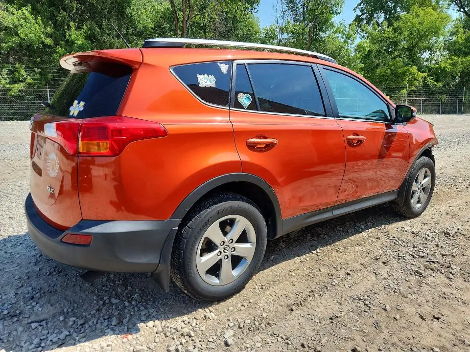 2015 TOYOTA RAV4 XLE  