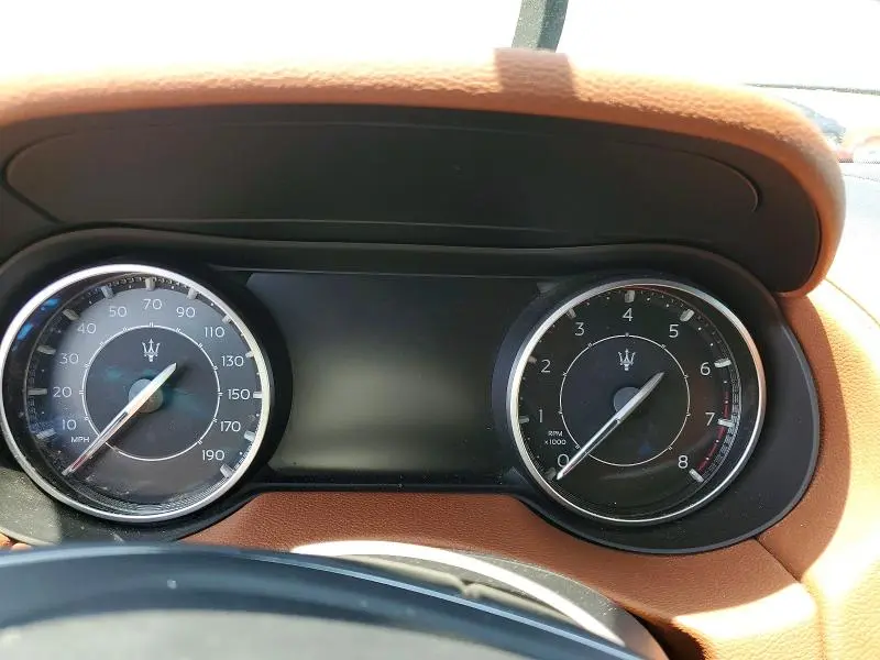 2022 MASERATI LEVANTE BASE  