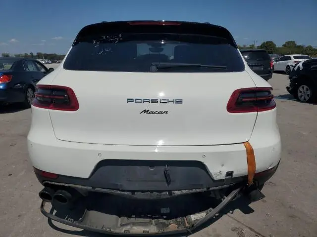 2017 PORSCHE MACAN