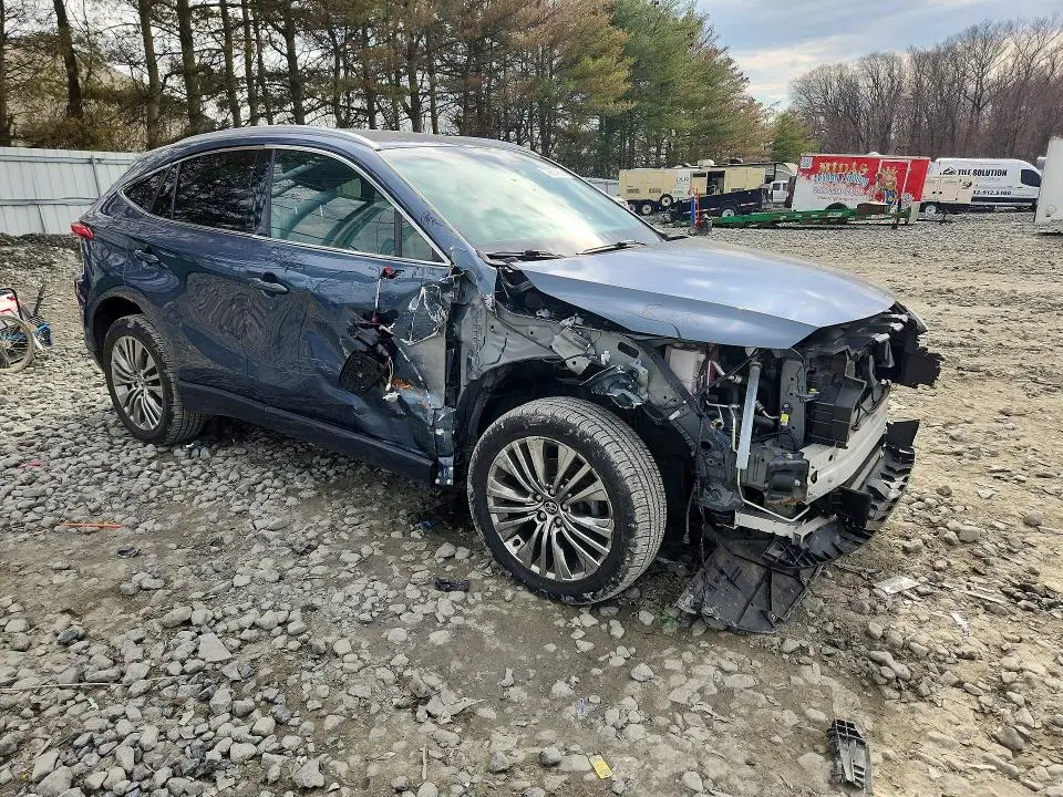 2022 TOYOTA VENZA XLE  