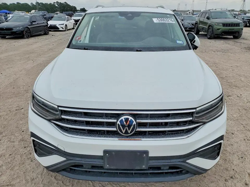 2022 VOLKSWAGEN TIGUAN SE  