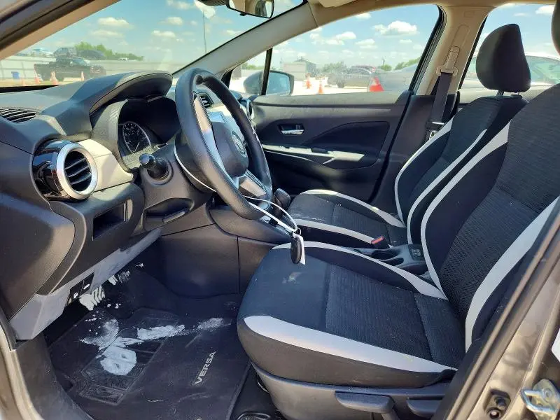 2022 NISSAN VERSA SV  