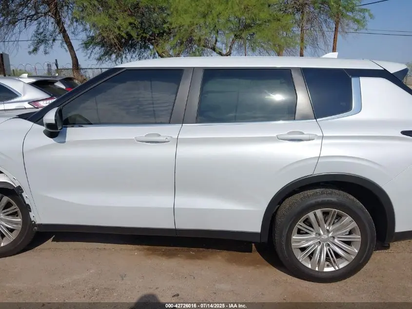 2024 MITSUBISHI OUTLANDER ES 2.5 2WD