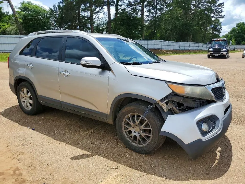 2013 KIA SORENTO LX  
