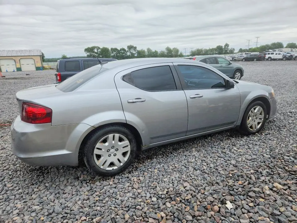 2013 DODGE AVENGER SE  