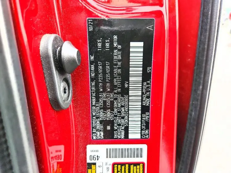 2022 TOYOTA SIENNA LE 8-PASSENGER  