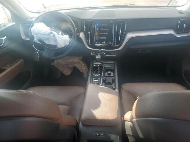 2020 VOLVO XC60 T5 MOMENTUM  
