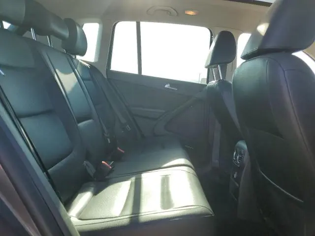 2014 VOLKSWAGEN TIGUAN S  